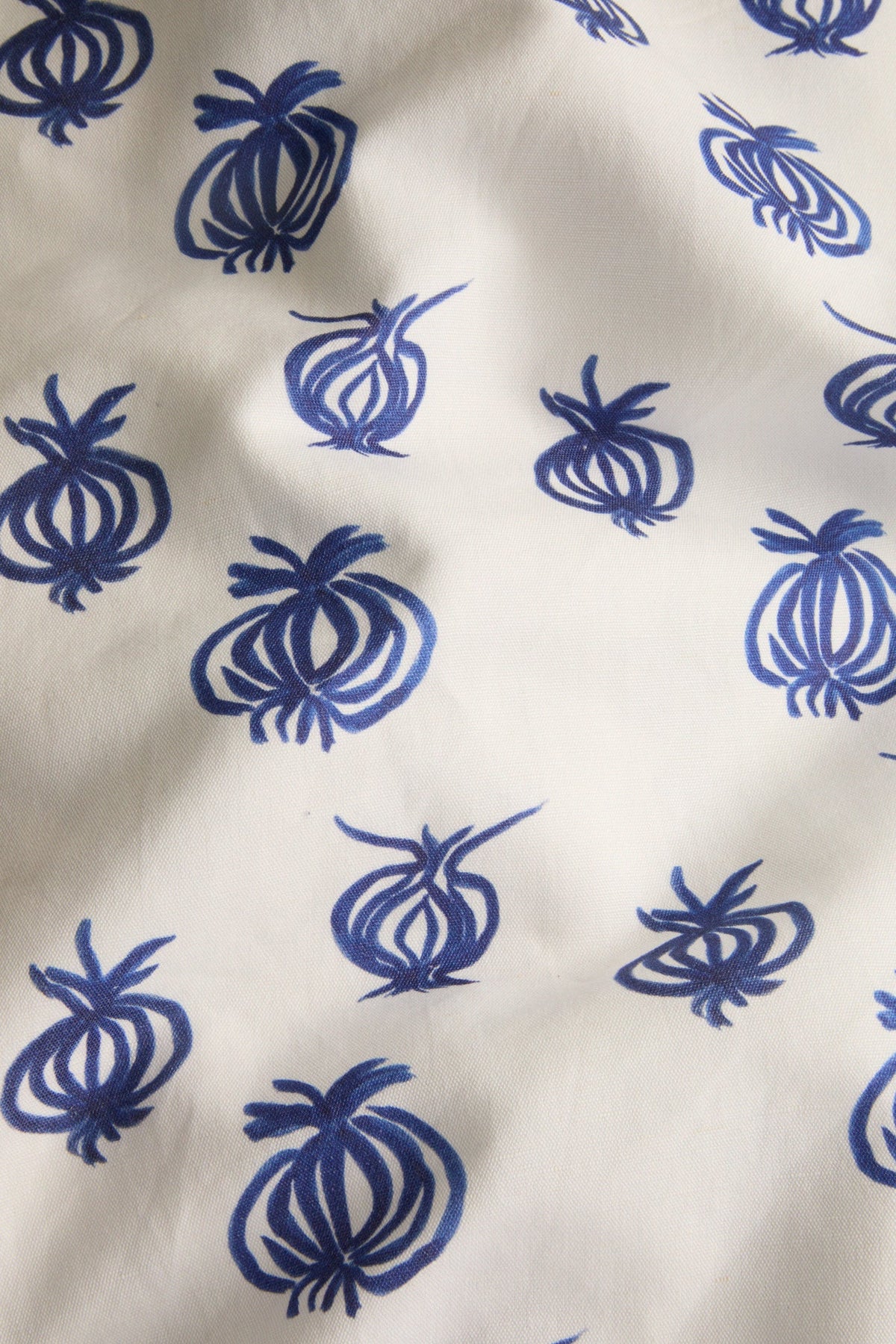 Blue Les Oignons Small Tablecloth