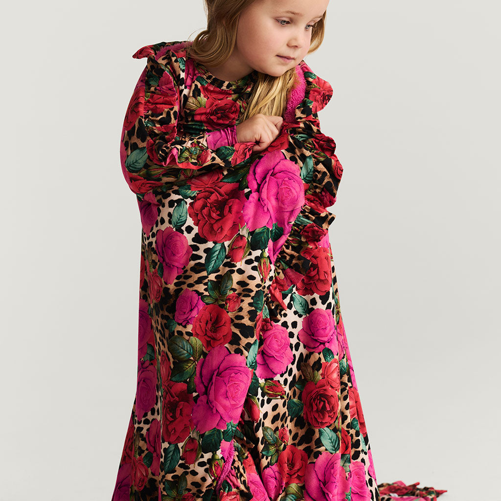 Wild Roses Ruffled Luxe Plush Patoo® Blanket