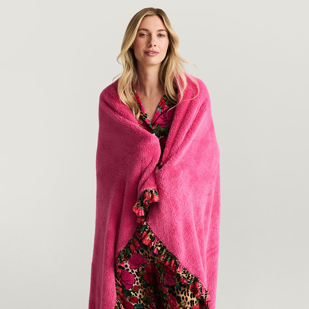 Wild Roses Ruffled Luxe Plush Patoo® Blanket